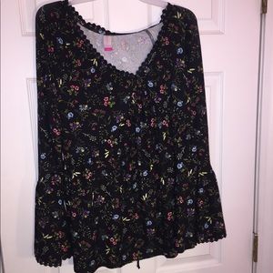 PRICE DROP 1HR⭐️⭐️No boundaries blouse 2xl flowers